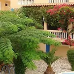 아파트호텔 Kyra Panagia Hotel 3*
