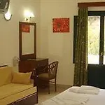 Kyra Panagia Hotel 3*