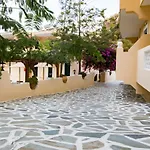 Kyra Panagia Hotel Hotel apartamentowy Kyra Panagia