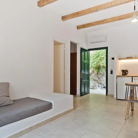 Ξενοδοχείο με διαμερίσματα Kyra Panagia Hotel 3*