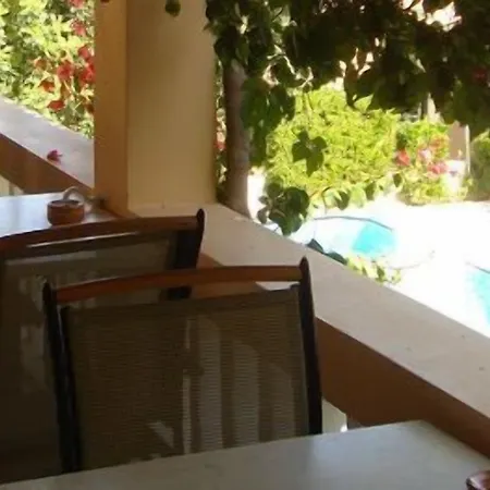 Kyra Panagia Hotel Кира Панагя