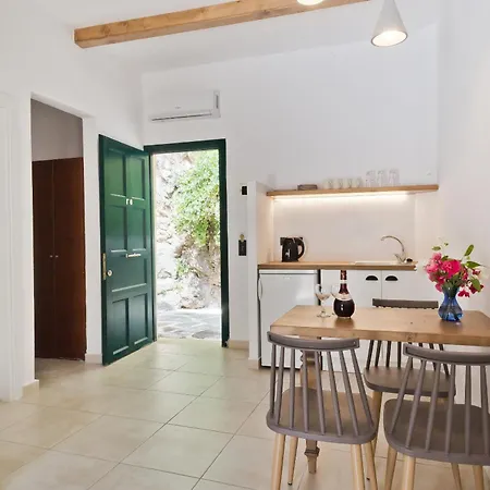 派拉戈斯岛公寓式酒店 3* Kyra Panagia