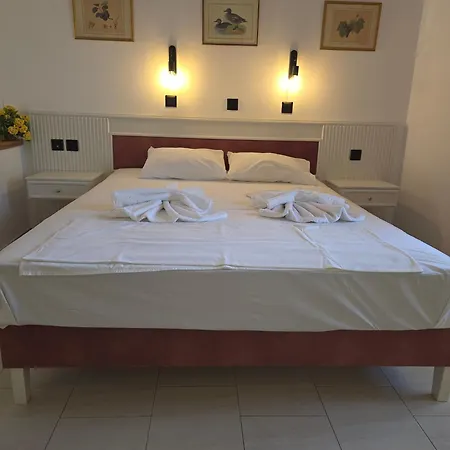 Kyra Panagia Hotel شقة فندقية