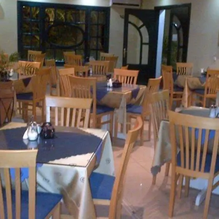 Kyra Panagia Hotel 3* Κυρά Παναγιά