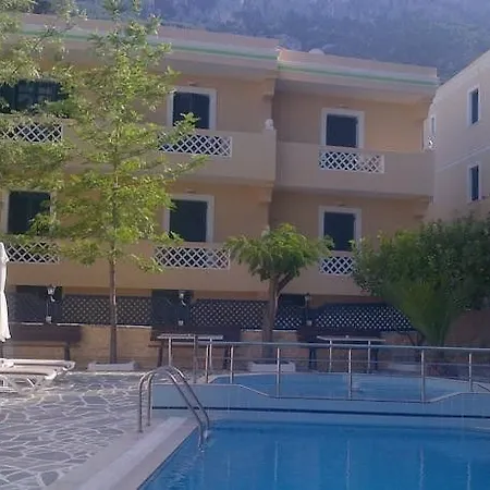 Kyra Panagia Hotel מלון דירות