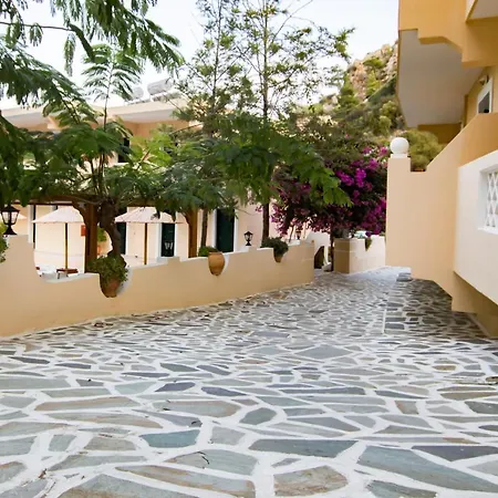 Kyra Panagia Hotel Ξενοδοχείο με διαμερίσματα Κυρά Παναγιά