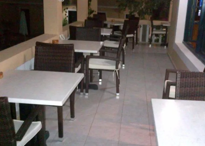 Kyra Panagia Hotel Aparthotel 3*